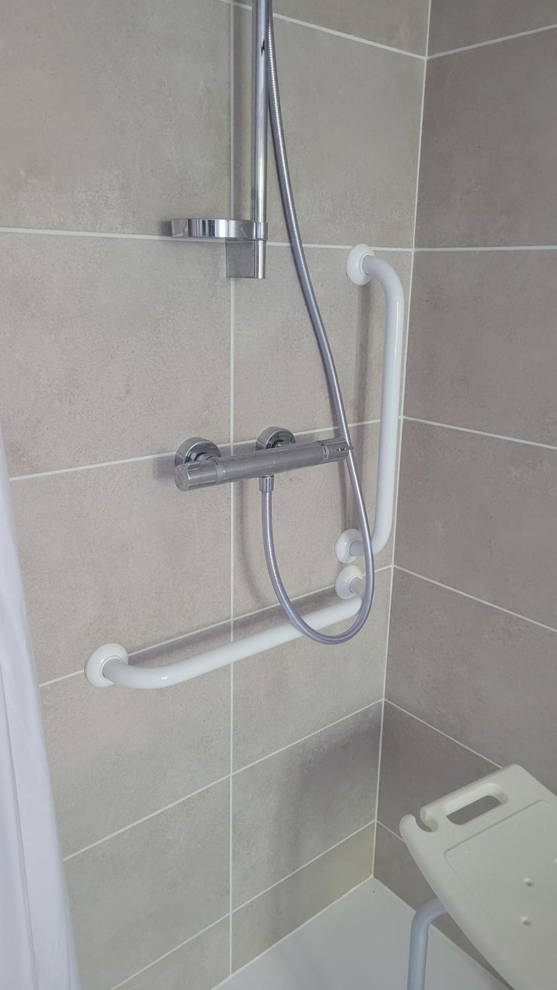 Le Truc En Plus, Accessibles Pmr, Appartement 45 M2 Mitoyen Dans Une Maison Avec Un Autre Appartement Guérard Exterior foto